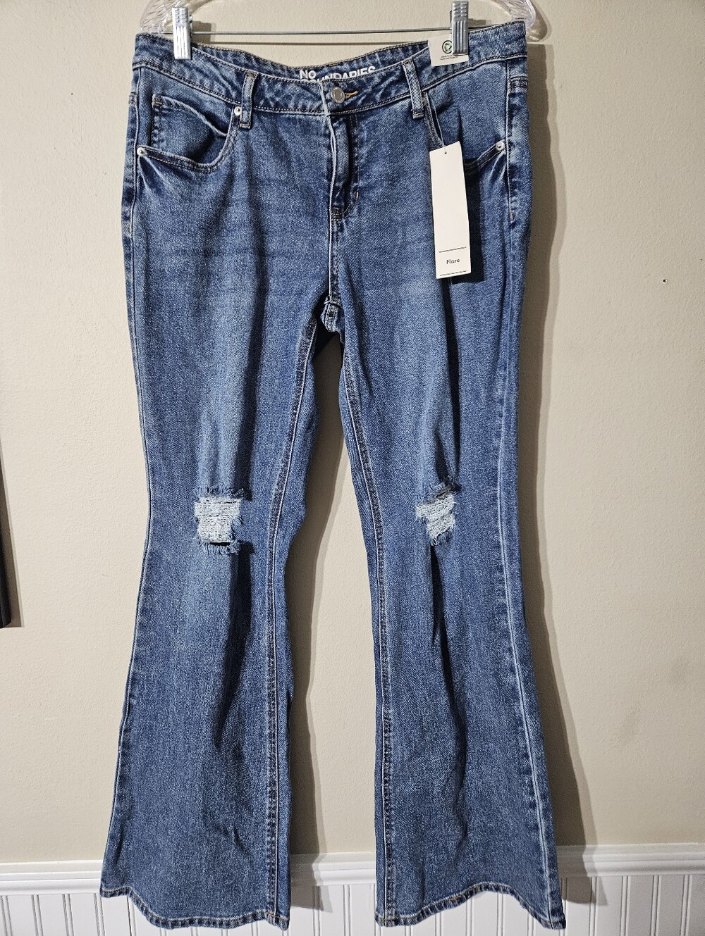 NWT! No Boundaries Low Rise Flare Jeans Size 12